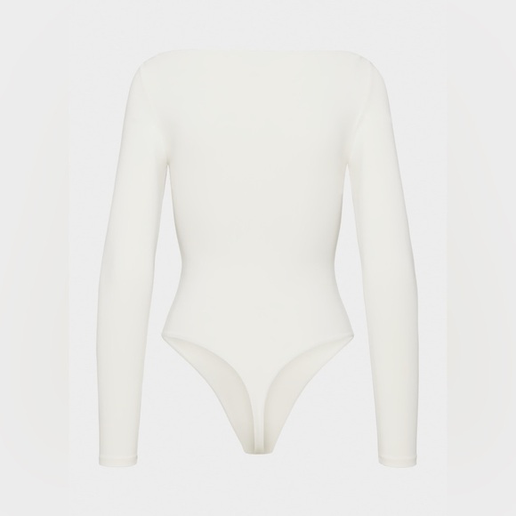 ARITZIA Babaton Bodysuits (3-piece bundle) - Picture 6 of 15